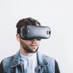 Menguak Teknologi di Balik Gadget VR: Cara Kerja dan Potensinya