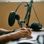 Dari Hobi Menjadi Bisnis: Potensi Menghasilkan Uang dari Podcast